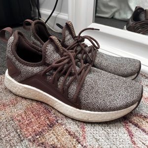 Puma gym shoe